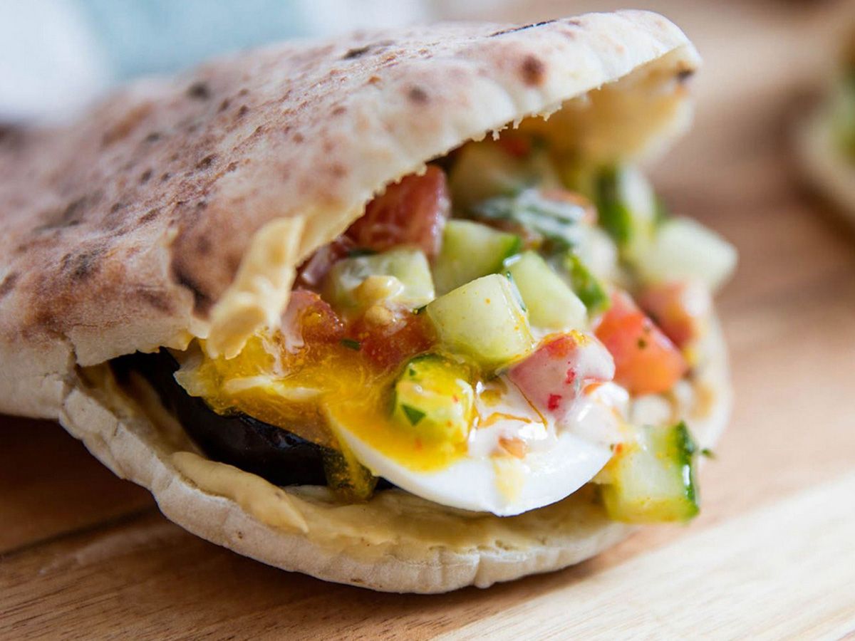 Stuffed Falafel With Eggs