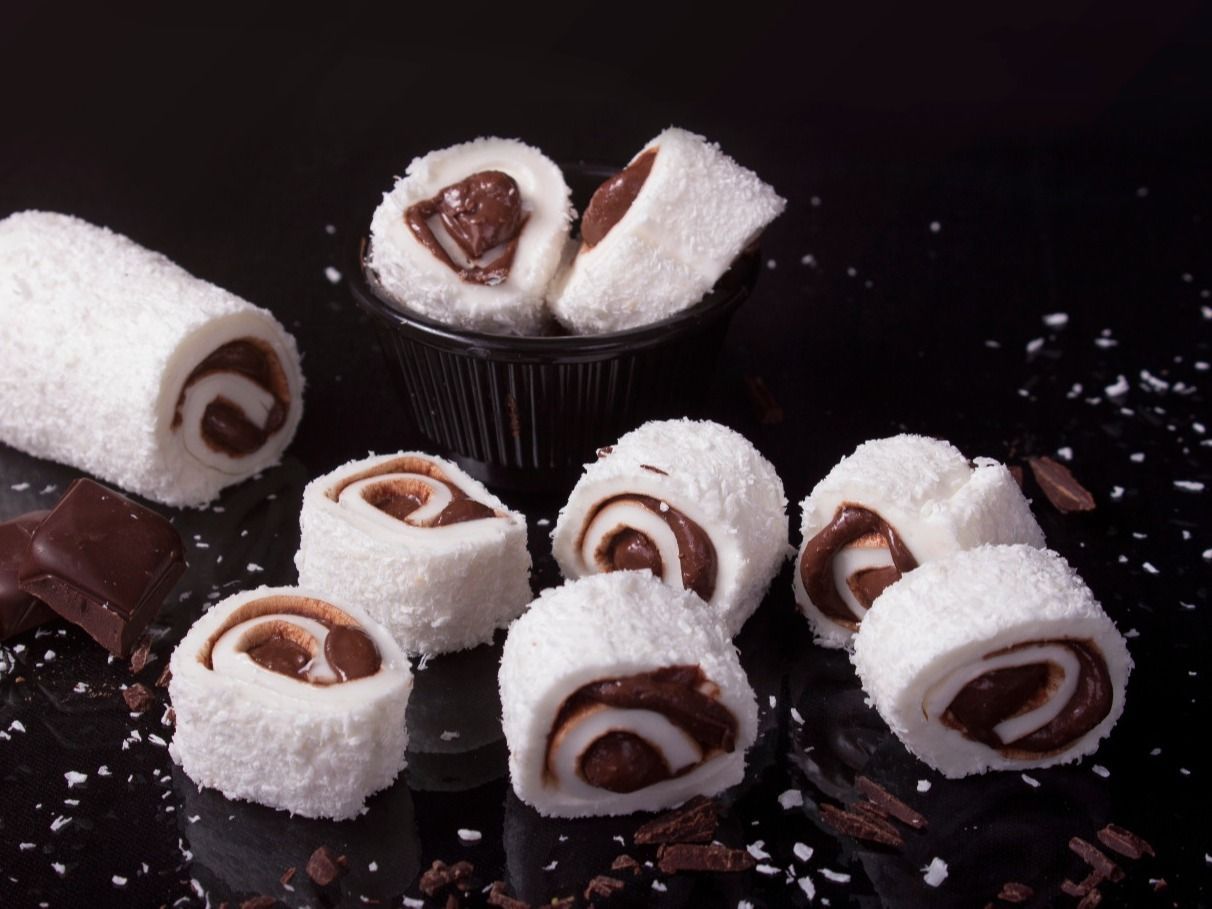 Swiss Roll Nutella Chocolate Malban With External Coconut 1Kg
