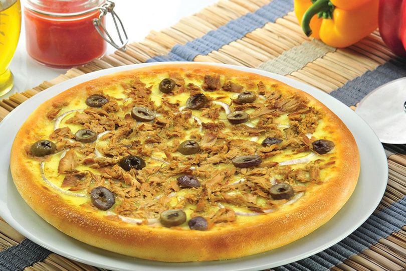 Medium Tuna Pizza