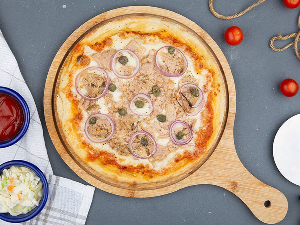 Medium Tuna Pizza