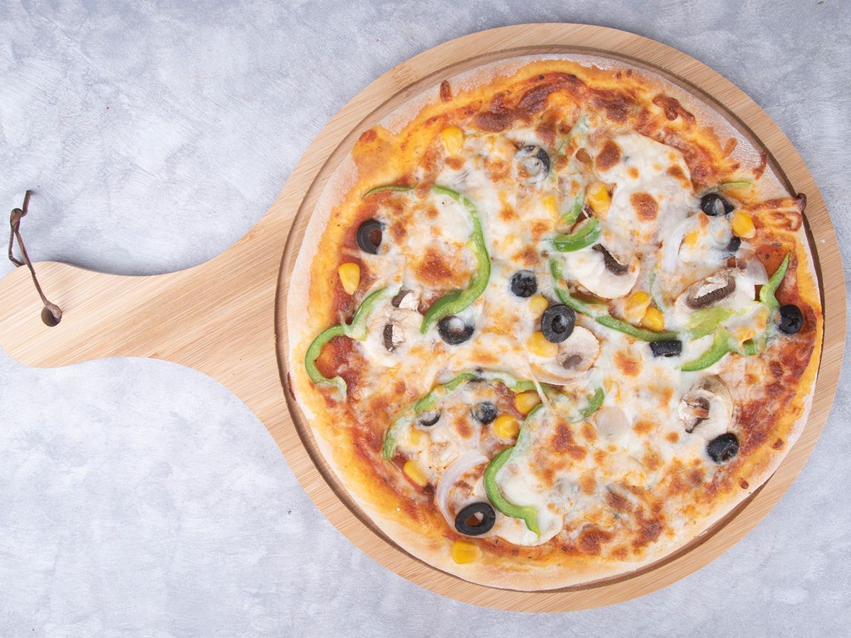 Vegetable Pizza (Stuffed Crust)