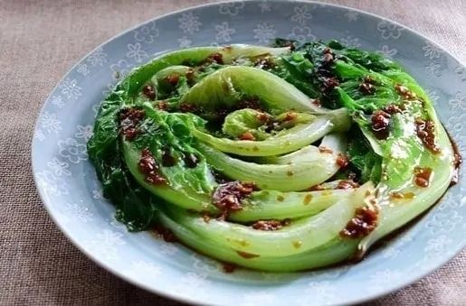 V02- Fried Lettuce in Garlic Sauce