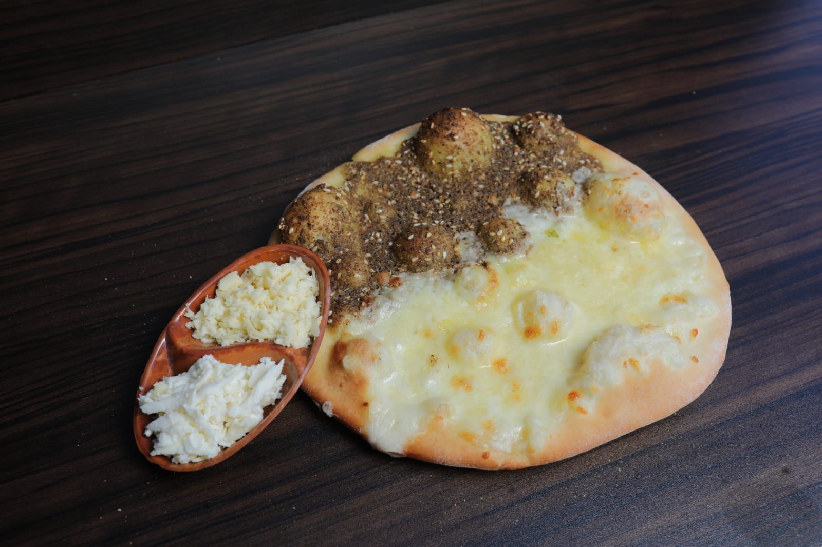 Man'oushe Half Zaatar, Half Cheese
