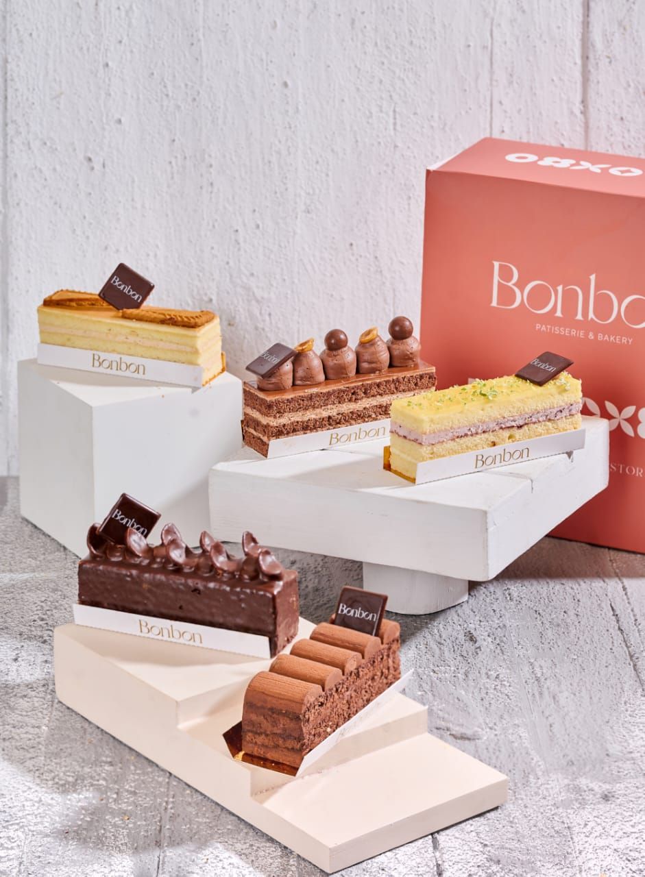 A Dozen Gateaux