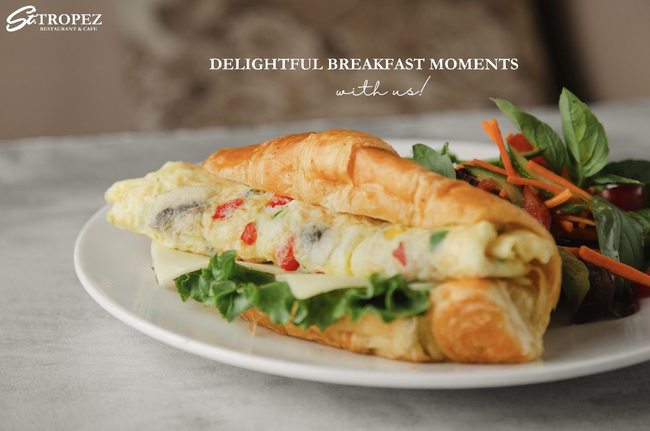 Croissant omelette