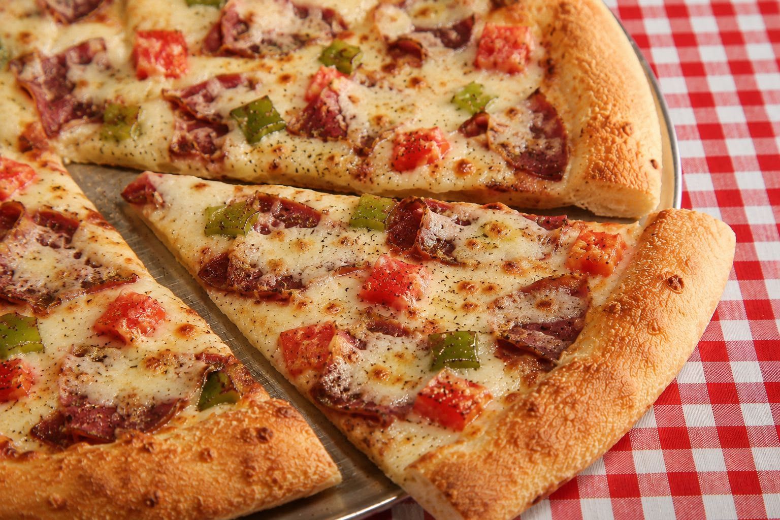 Basterma kiri Pizza