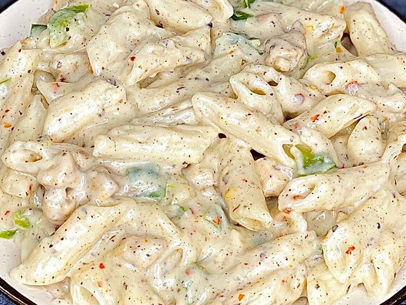 White Sauce Pasta With Chicken