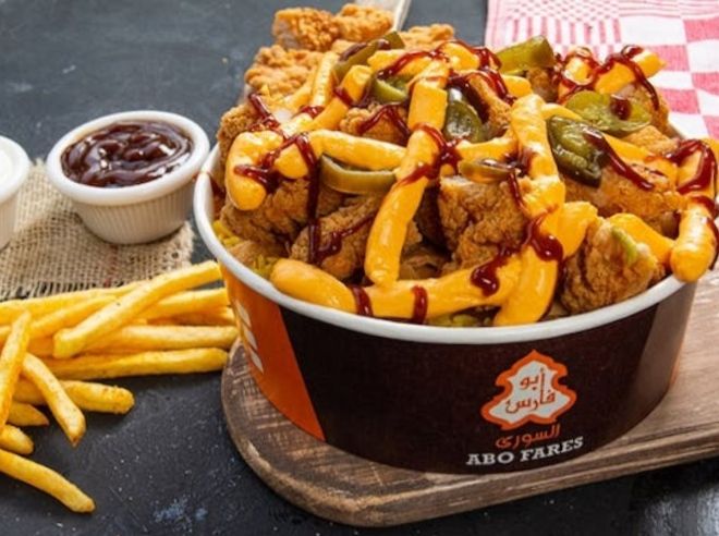 Zinger Fattah with BBQ and cheddar sauce