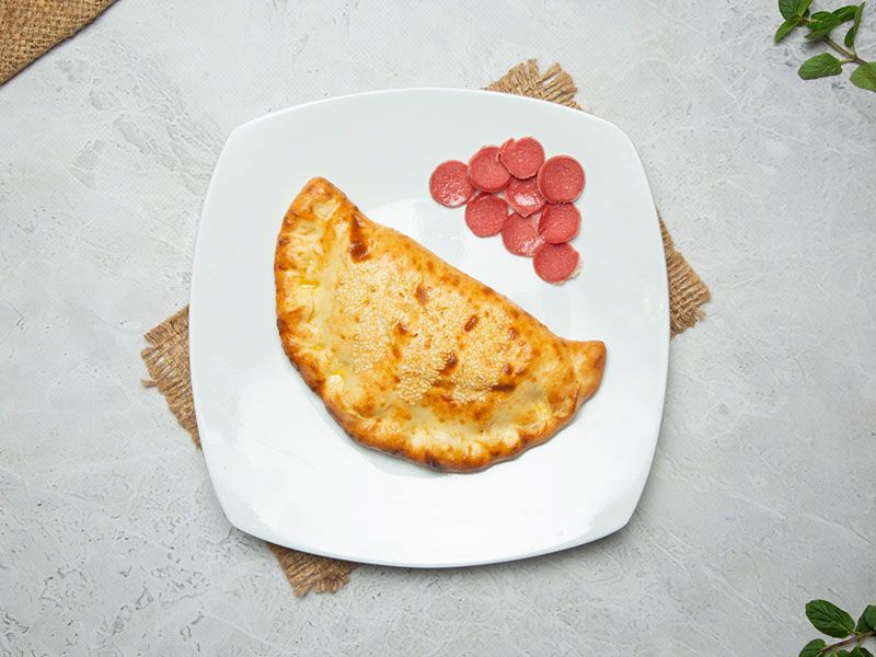 Hot Dog with Kraft Cheese Manoucheh