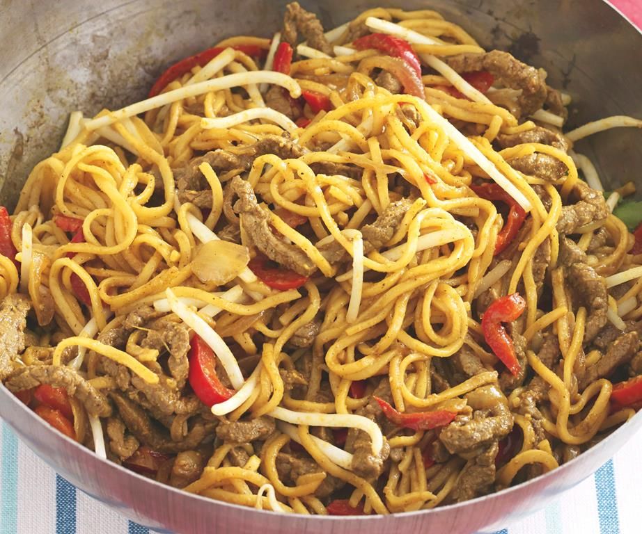 N07- Singapore Noodles with Beef