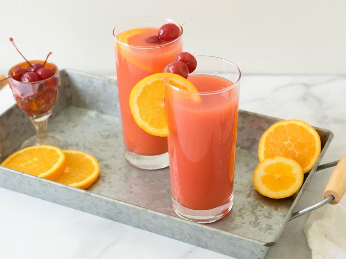 berry kiwi cocktail