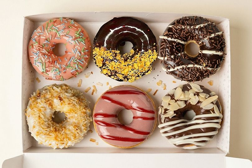 Box Of 6 Pcs Donuts Signature Flavors