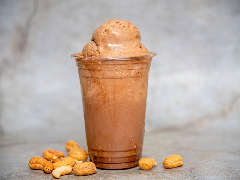 Cashew juice with chocolate