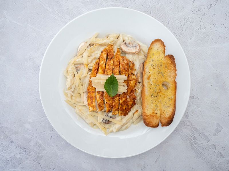 Creamy Chicken Alfredo Pasta