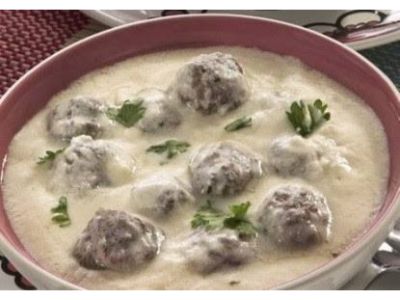 Kofta with yogurt