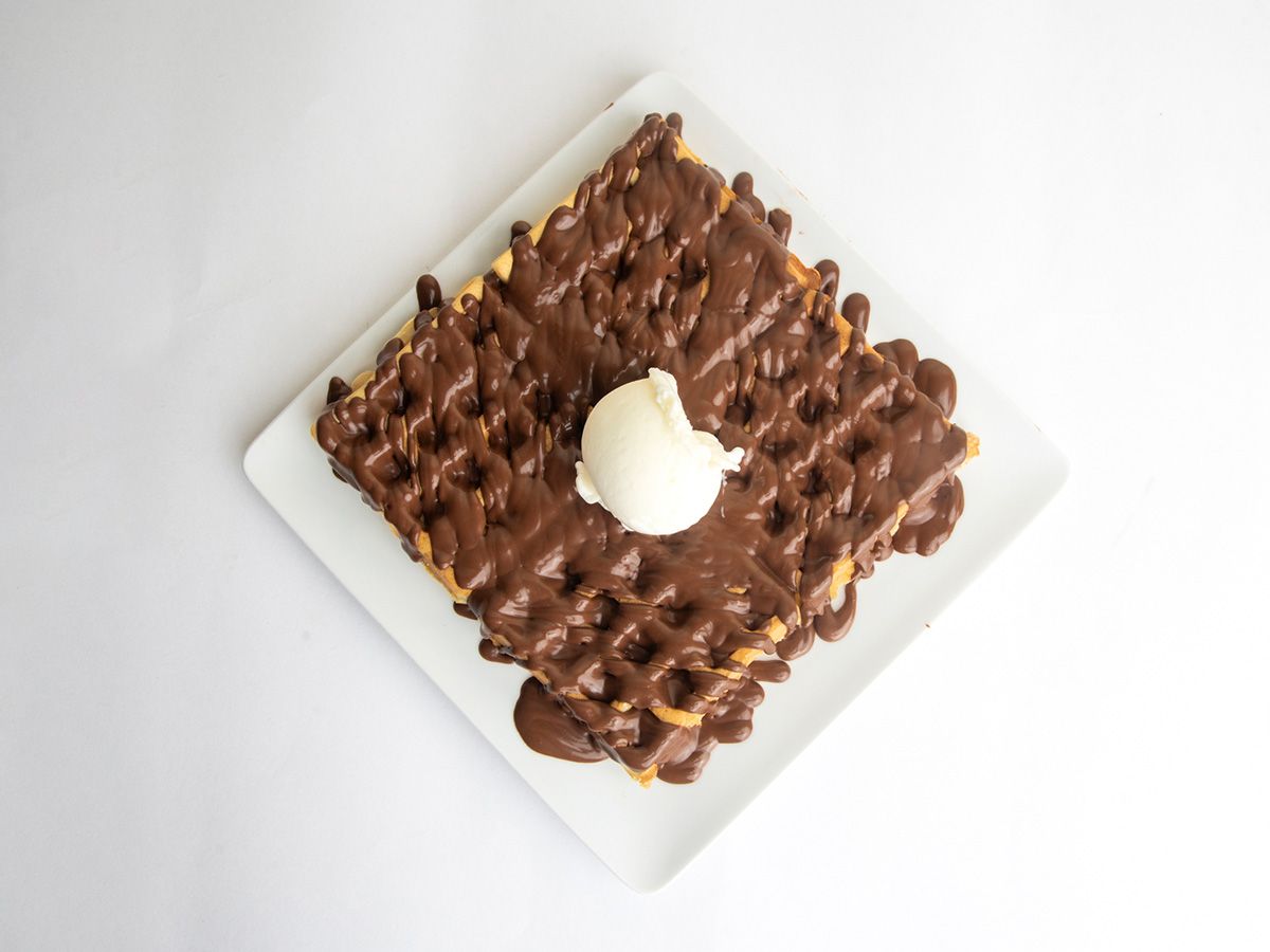 Nutella Chocolate With Ice Cream Waffle