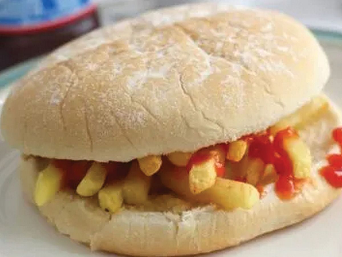 ketchup and mayonnaise Fingers potato sandwich