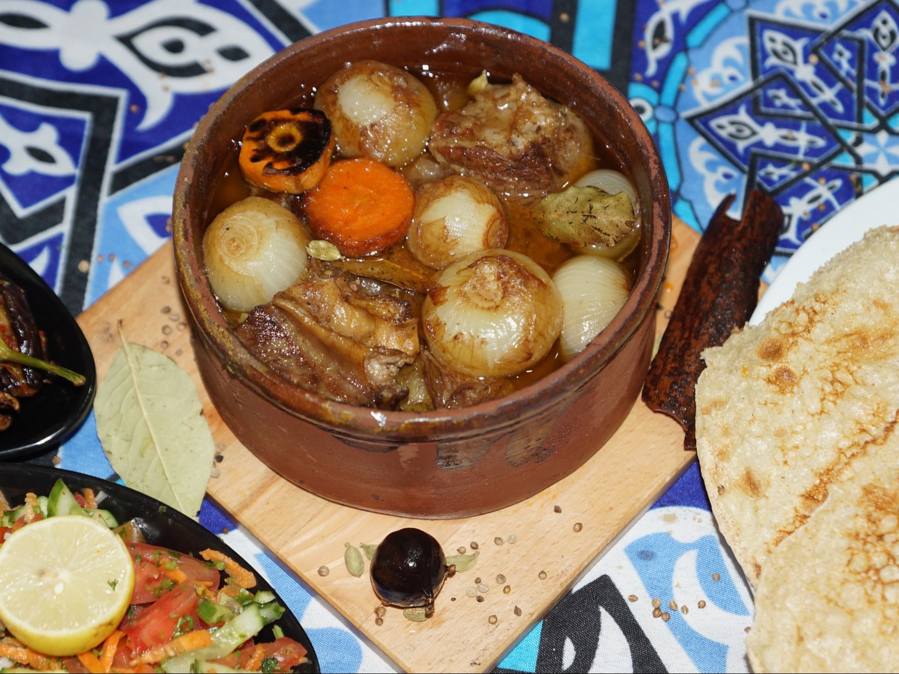 Onion With Meat Casserole Tagen Basl Bel La7Ma