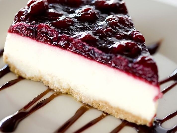 Cheesecake with blueberries