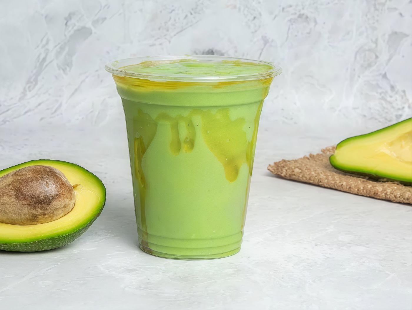 Avocado, kiwi with arugula and honey