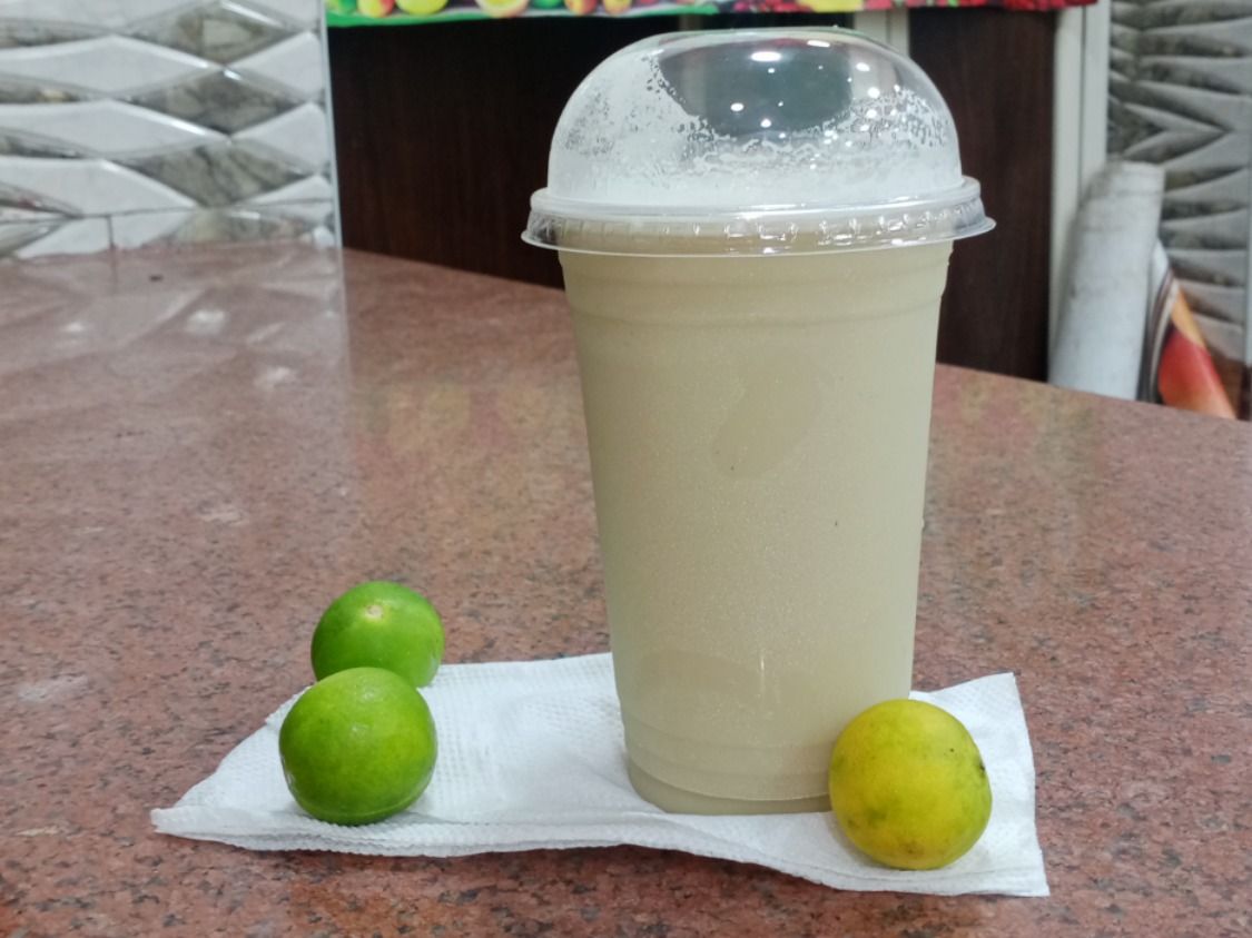 Sugarcane With Lemon Juice