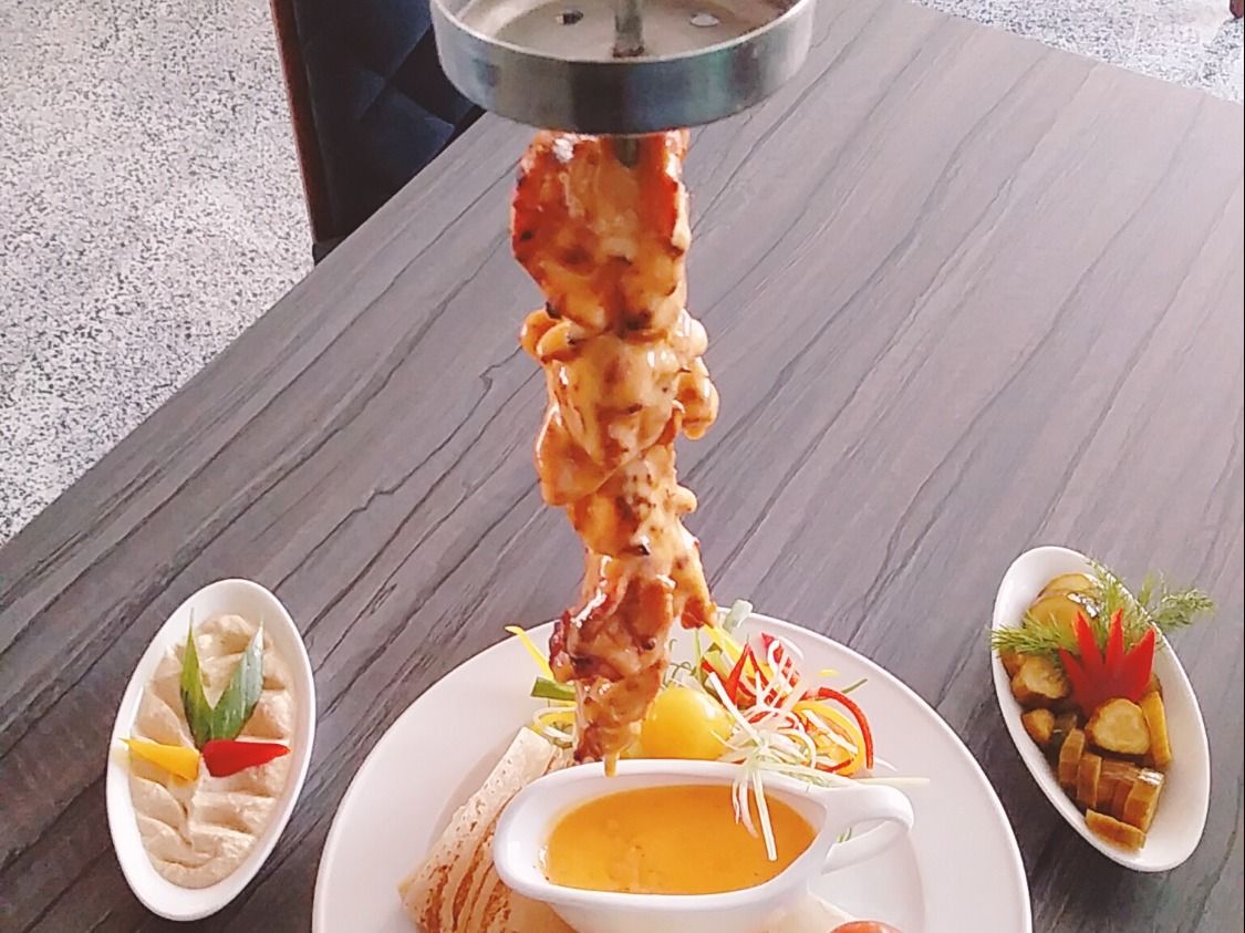 Stand Shish Tawook With Cheese