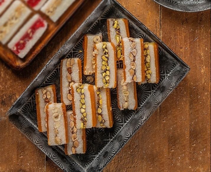 Fakhfakhina With Almonds