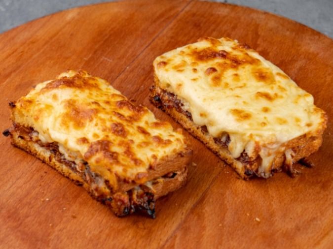 Bread With Caramelized Onions