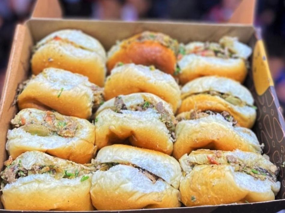 Dozen Shawerma Box 12 Sandwiches Mix