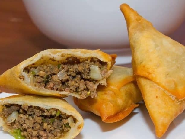 4 Pcs Meat Sambousek