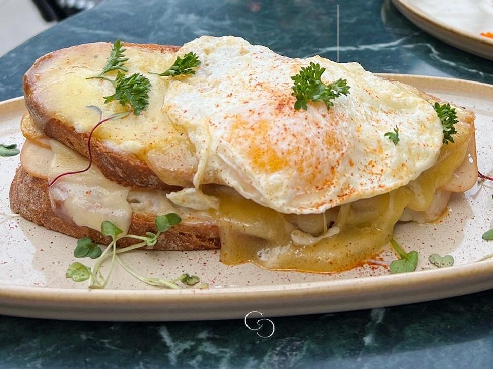 Croque Madame Toast