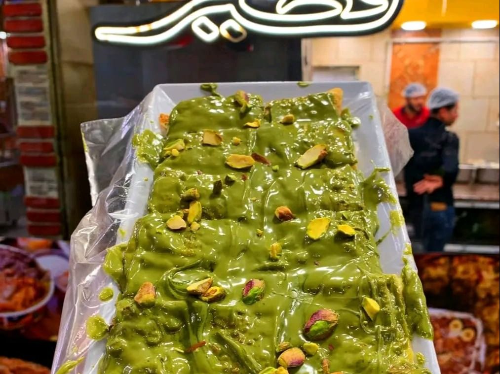 Pistachio pie filled with custard