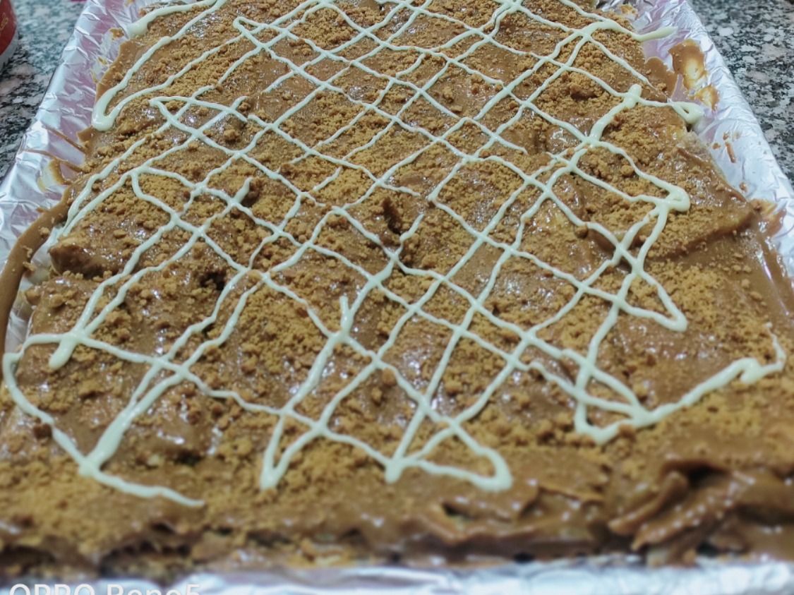 Lotus Pie With Hazelnut