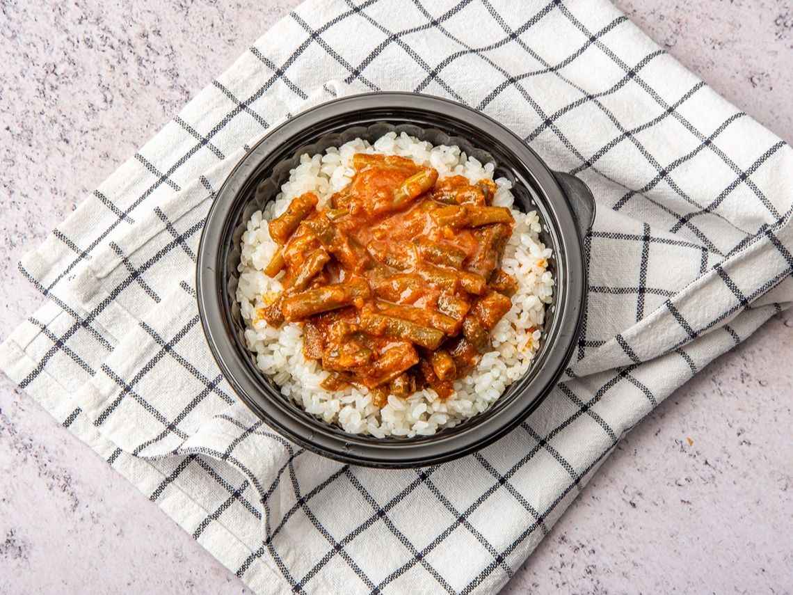 Green Beans Red Sauce