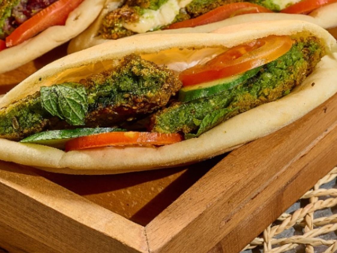 Mint Ta'ameya Sandwich