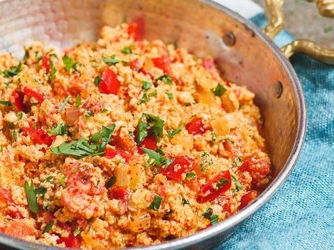 Eggs with tomato