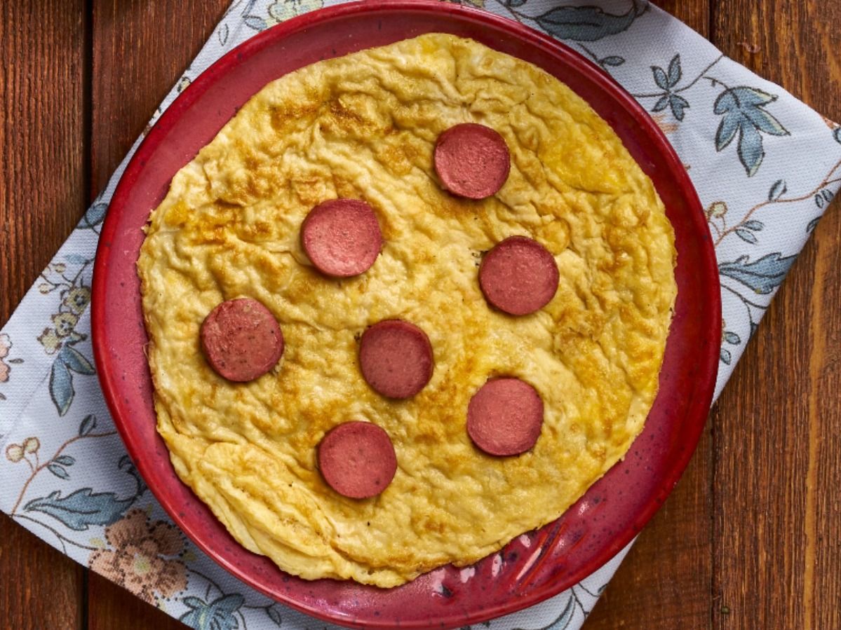 omelette eggs with Hot dog plate