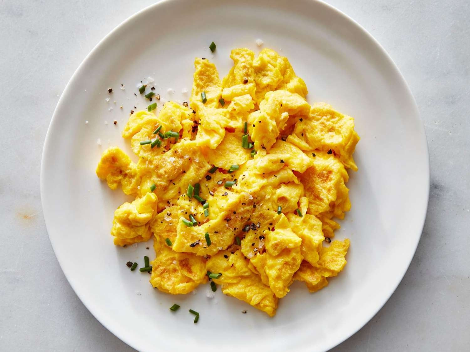 Scrambled eggs plate