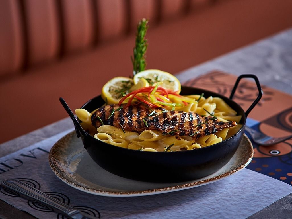 Pasta di Pollo Al Rosmarino E Limone