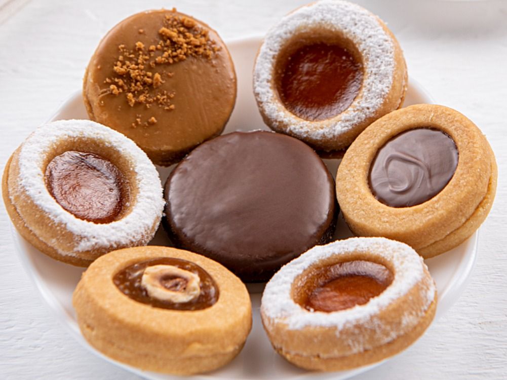 Medium Classic Cookies Box