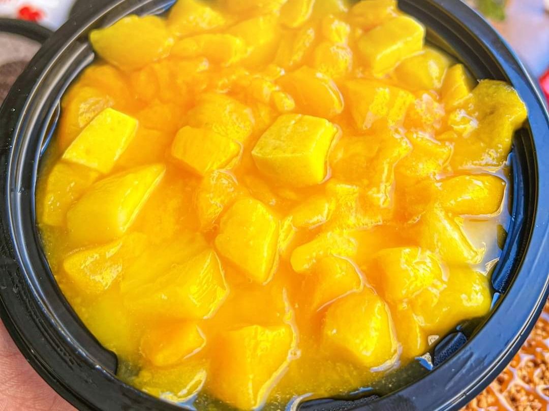 Roz B Laban With Mango