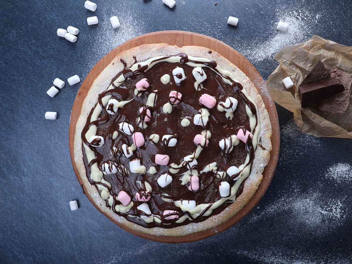 Chocolate Pizza With Marshmallow