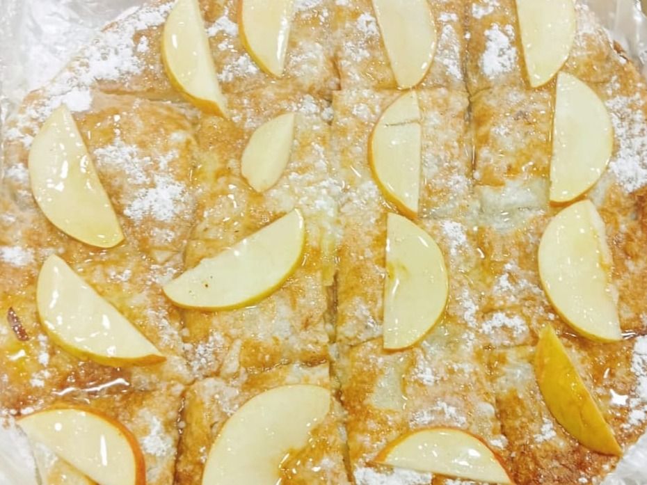 Cinnamon And Apple Pie