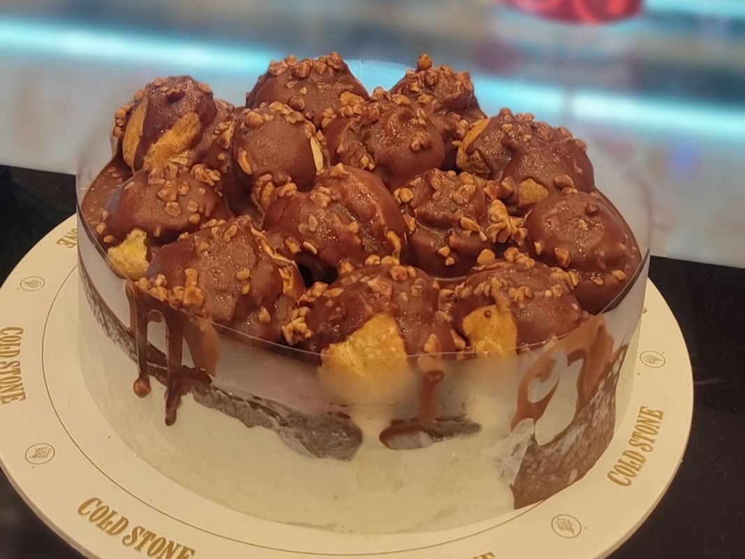 Vanilla Profiterole Cake