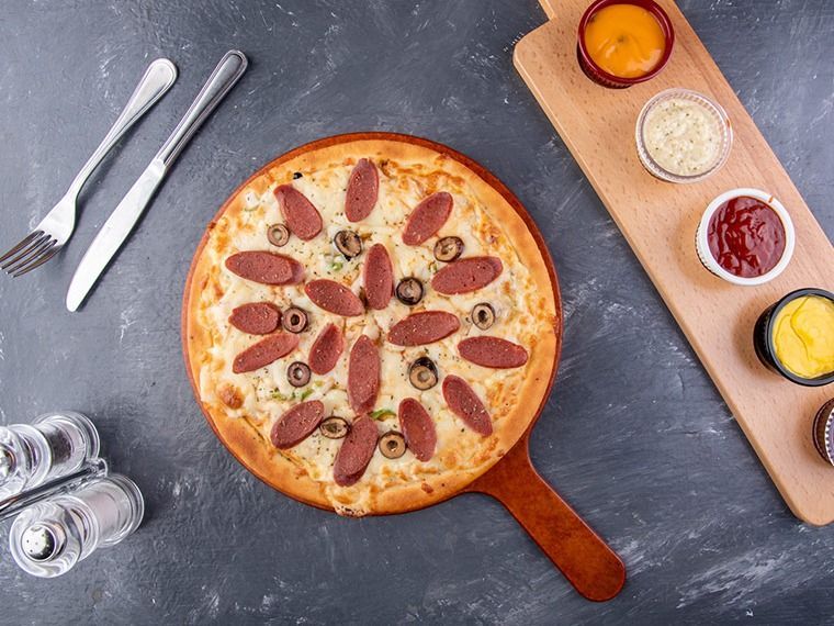 Hot Dog Pizza (Stuffed Crust)