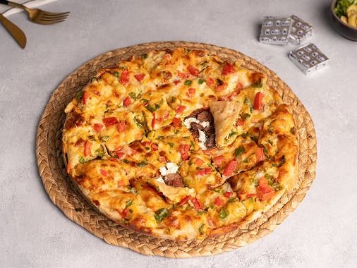 Oriental Sausage Kiri Pizza