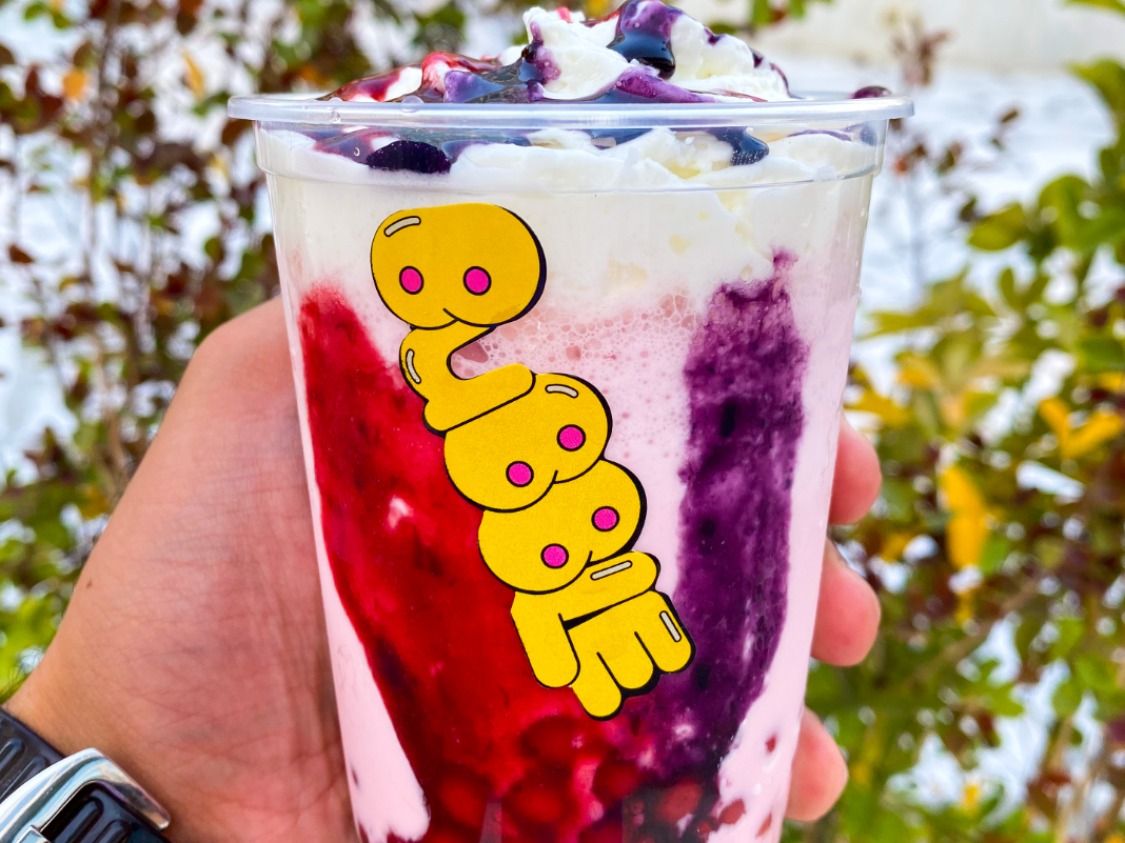 Bubble Gum Milk Shake With Tapioca
