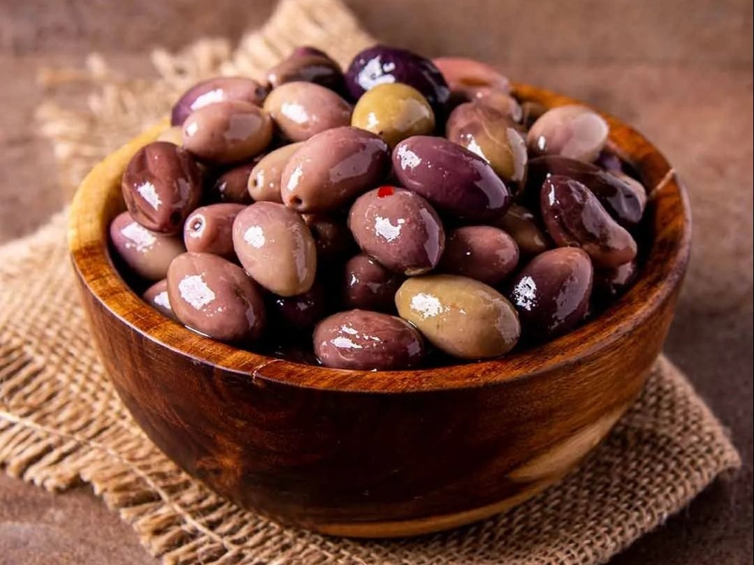 Black Dulce Olives