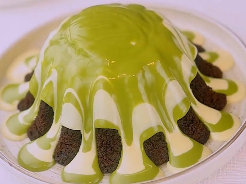 Molten Cake Pistachio And Chocolate