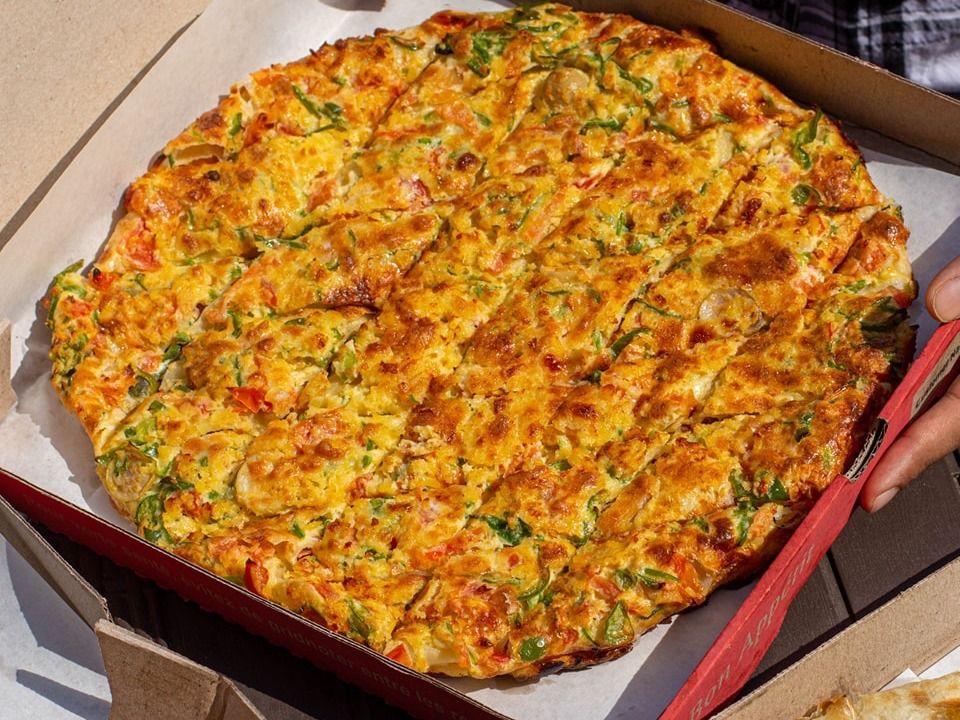 Eastern Chicken Pizza